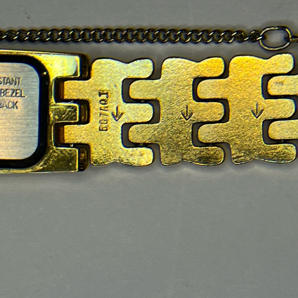 Pulsar Gold Rectangular Watch (need battery) - Picture 8 of 10